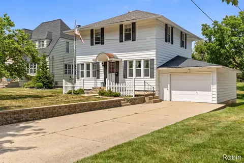 1545 4th St NW, Grand Rapids, MI 49504