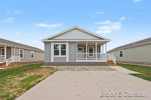 1283 Ellis Rd #41, Norton Shores, MI 49441