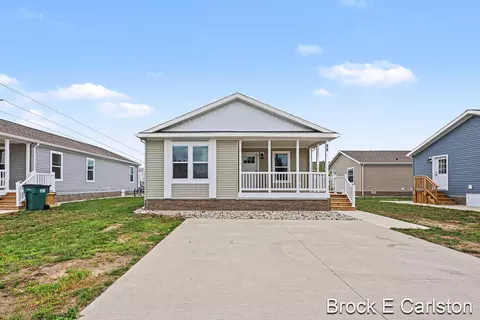 1283 Ellis Rd #28, Norton Shores, MI 49441
