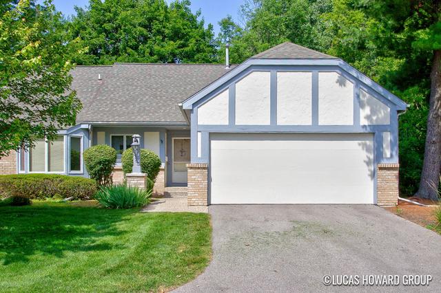 3165 E Maple Villa Dr SE, Grand Rapids, MI 49508
