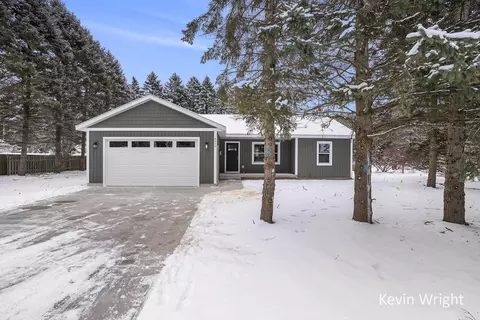 877 Amity Ave, Muskegon, MI 49442