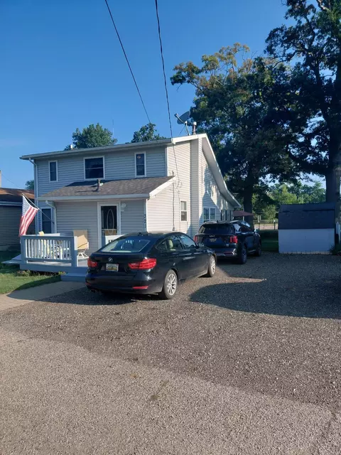 321 Oakwood Ave, Clarklake, MI 49234