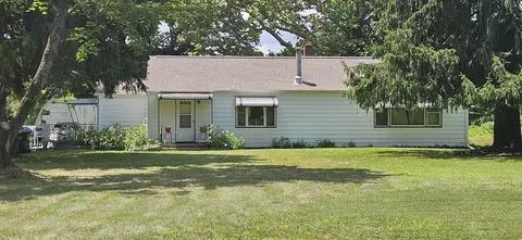 2335 N 33rd St, Galesburg, MI 49053