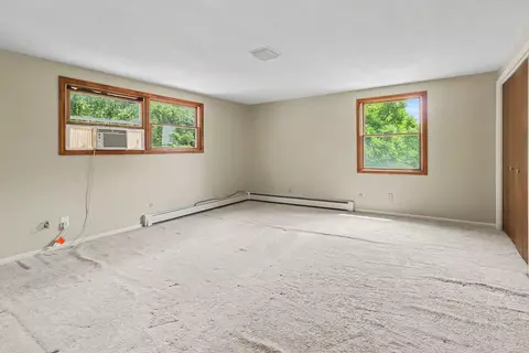 Bedroom - 515 E Pine St, Fremont, MI 49412 photo 4 of 12