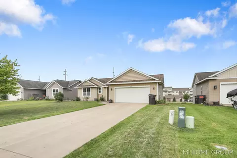 3729 Hickoryrow Ct, Holland, MI 49424