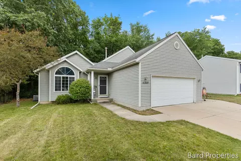 11227 Barnsley Rd SE, Lowell, MI 49331