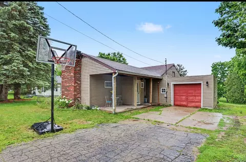307 N Court St, Stanton, MI 48888