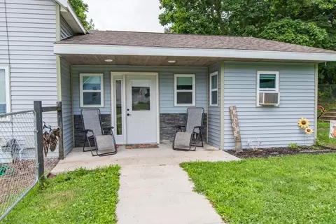 Exterior - 529 Clinton St, Marshall, MI 49068 photo 10 of 12