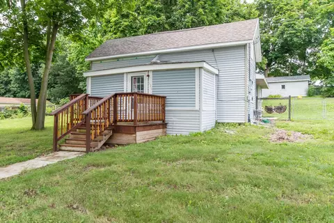 Exterior - 529 Clinton St, Marshall, MI 49068 photo 2 of 12