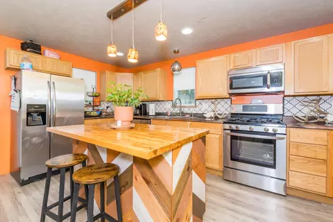 Kitchen - 529 Clinton St, Marshall, MI 49068 photo 2 of 4