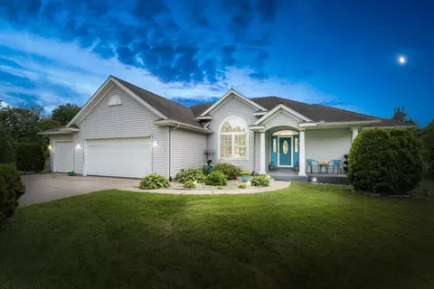 17883 Paradise Lk, Vandalia, MI 49095