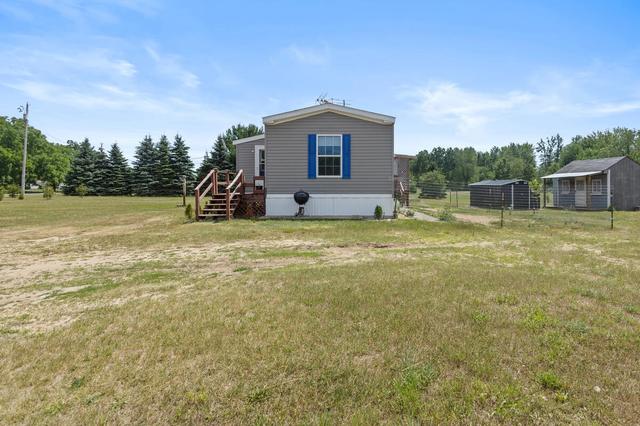 20089 W Lake Montcalm Rd, Howard City, MI 49329