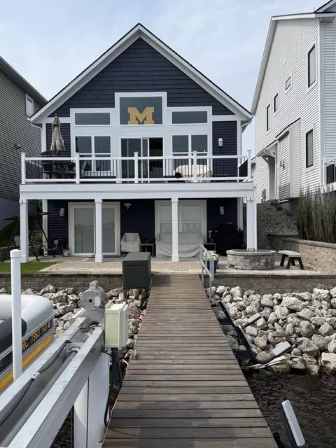 303 Terrace Point Cir #SITE 23, Muskegon, MI 49440