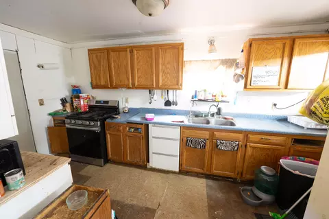 329 Webber St, Ionia, MI 48846 photo 4