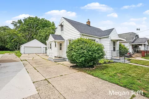 1955 Blandford Ave SW, Wyoming, MI 49519