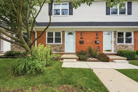 45197 Kensington St, Utica, MI 48317