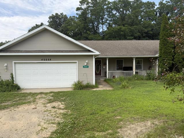 46664 Co Rd 374, Paw Paw, MI 49079