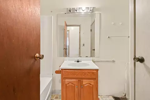 Bath - 265 Amherst St, Jackson, MI 49203 photo 1 of 1