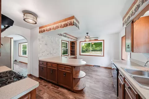 Kitchen - 3930 Hoyer Rd, Jackson, MI 49201 photo 2 of 4