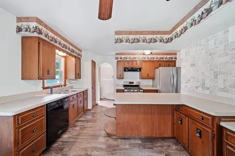 Kitchen - 3930 Hoyer Rd, Jackson, MI 49201 photo 4 of 4