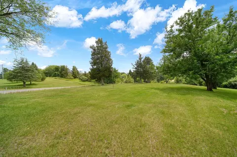 Exterior - 3930 Hoyer Rd, Jackson, MI 49201 photo 10 of 12