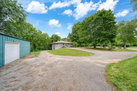 Exterior - 3930 Hoyer Rd, Jackson, MI 49201 photo 8 of 12