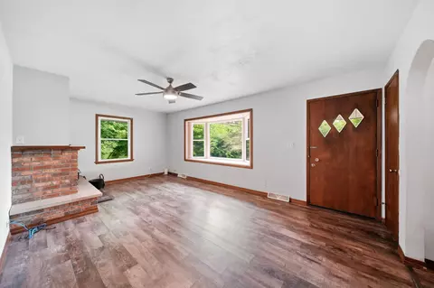 Living - 3930 Hoyer Rd, Jackson, MI 49201 photo 1 of 4