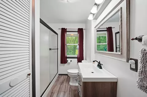 Bath - 3930 Hoyer Rd, Jackson, MI 49201 photo 1 of 1