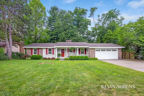 4473 Trail Vw NE, Grand Rapids, MI 49525
