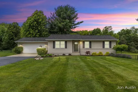 6323 Longacre St NE, Rockford, MI 49341