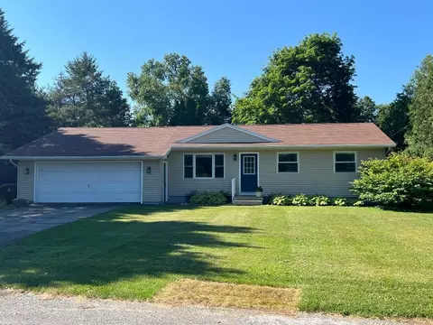 Exterior - 126 Johnson St, Edmore, MI 48829 photo 2 of 6