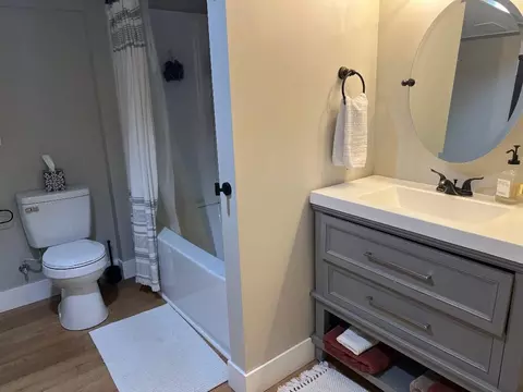 Bath - 126 Johnson St, Edmore, MI 48829 photo 2 of 3