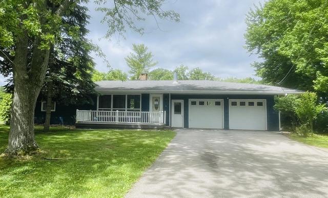 1806 Barr St, Hillsdale, MI 49242