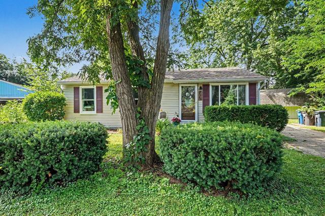 2136 Champagne Dr, Ann Arbor, MI 48108