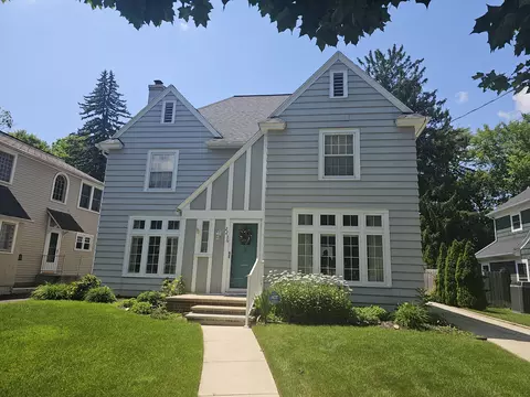 2236 Tipperary Rd, Kalamazoo, MI 49008