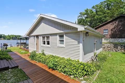 67560 95th Ave, Dowagiac, MI 49047