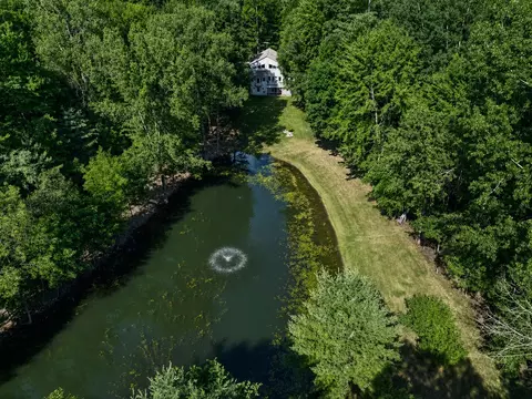 21458 Forest Lake Dr, Big Rapids, MI 49307