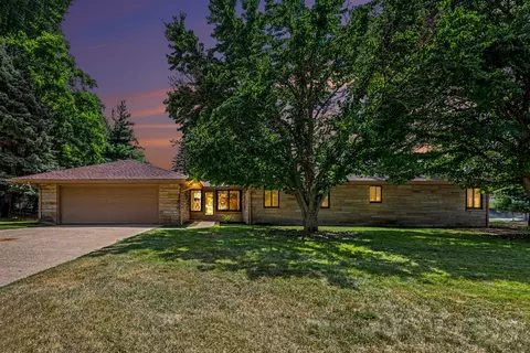3160 Baker Park Dr SE, Grand Rapids, MI 49508
