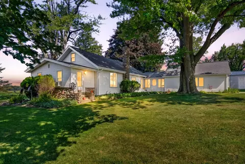 2871 River Rd, Hastings, MI 49058