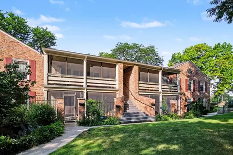 2432 Village Dr SE, Grand Rapids, MI 49506