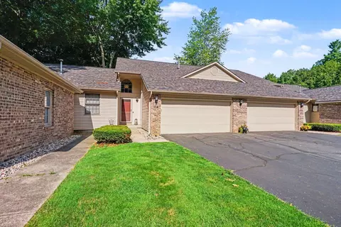 114 Sandy Point Dr #14, Holland, MI 49424