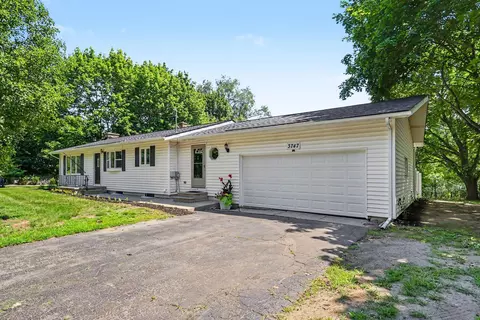 Exterior - 3747 Harshbarger Rd, Jackson, MI 49203 photo 4 of 8