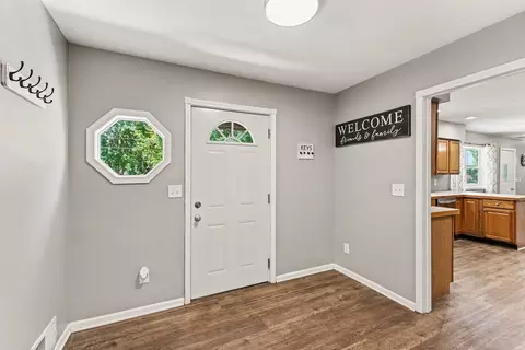 Entry Way - 3747 Harshbarger Rd, Jackson, MI 49203 photo 3 of 3