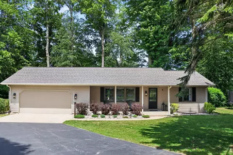 70070 2nd Ave, South Haven, MI 49090