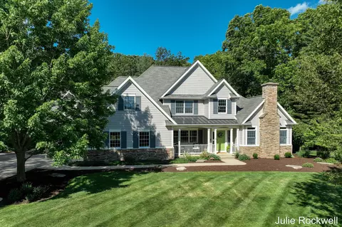 1720 Flowers Crossing Dr NE, Grand Rapids, MI 49525