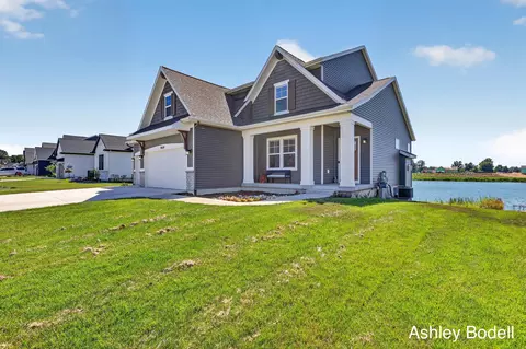 10539 Poppy Ln, Allendale, MI 49401