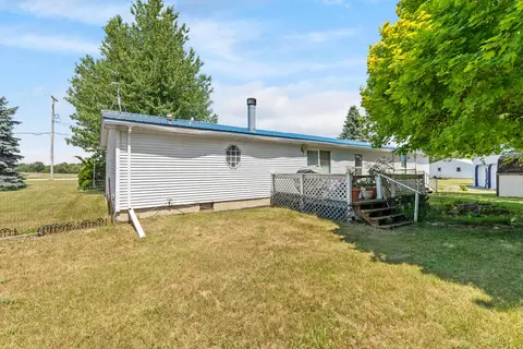 Exterior - 3839 Belding Rd, Belding, MI 48809 photo 5 of 8