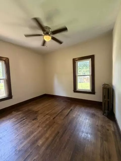 Bedroom - 3194 Main St, Marlette, MI 48453 photo 6 of 7