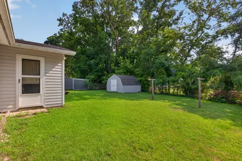 Exterior - 3439 Acacia Blvd, Jackson, MI 49203 photo 5 of 8