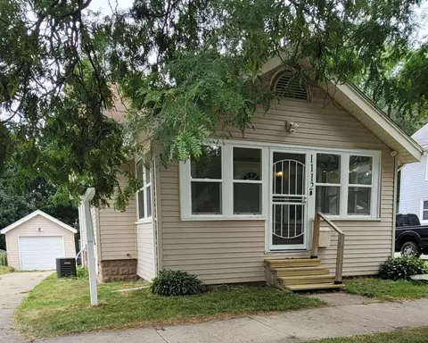 1112 Woodsum St, Jackson, MI 49203